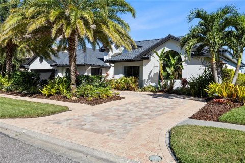 House in Tampa, Florida 5 bedrooms, 410.81 sq.m. № 2431003 - photo 6