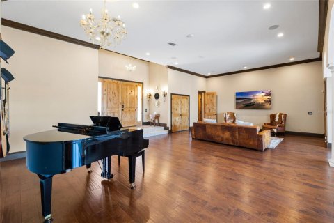 House in Tampa, Florida 5 bedrooms, 410.81 sq.m. № 2431003 - photo 15