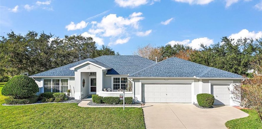 House in Leesburg, Florida 3 bedrooms, 196.49 sq.m. № 1555451