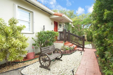 Villa ou maison à vendre à Miami, Floride: 2 chambres, 97.83 m2 № 1941891 - photo 5