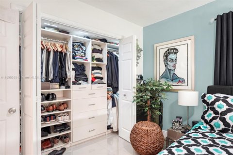 Villa ou maison à vendre à Miami, Floride: 2 chambres, 97.83 m2 № 1941891 - photo 25