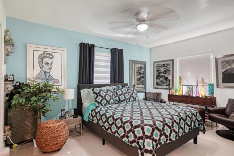 Villa ou maison à vendre à Miami, Floride: 2 chambres, 97.83 m2 № 1941891 - photo 24