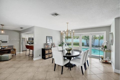 Casa en alquiler en Fort Lauderdale, Florida, 3 dormitorios, 160.26 m2 № 2028174 - foto 8