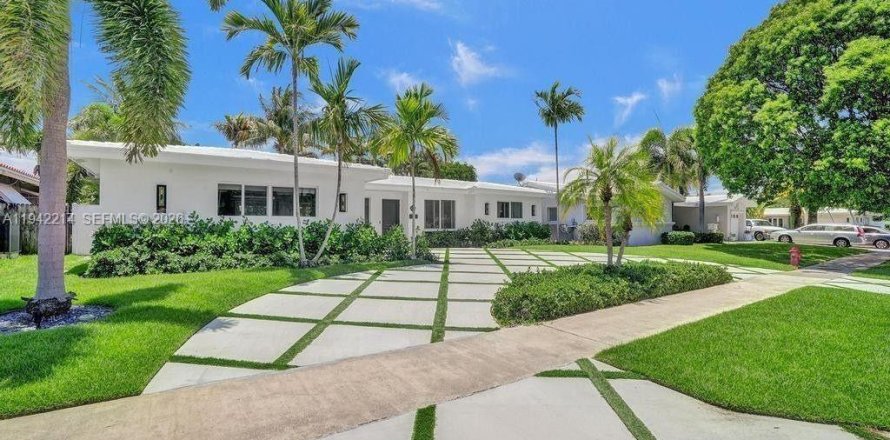 Casa en Fort Lauderdale, Florida 3 dormitorios, 160.26 m2 № 2028174