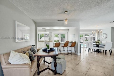Casa en alquiler en Fort Lauderdale, Florida, 3 dormitorios, 160.26 m2 № 2028174 - foto 5
