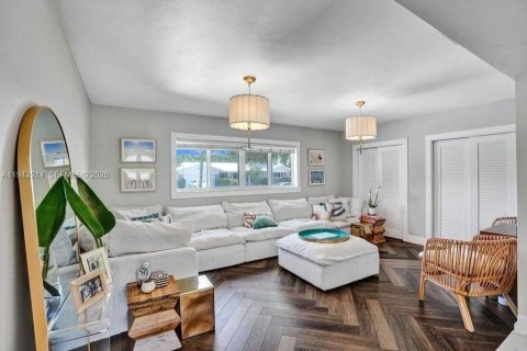Casa en alquiler en Fort Lauderdale, Florida, 3 dormitorios, 160.26 m2 № 2028174 - foto 3
