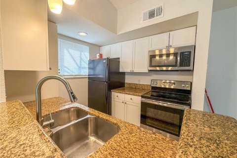 Condominio en alquiler en Orlando, Florida, 2 dormitorios, 85.38 m2 № 1810679 - foto 10