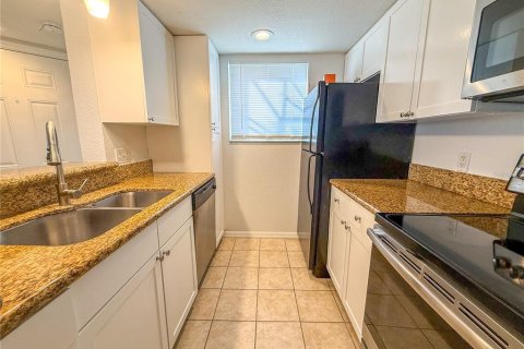 Condominio en alquiler en Orlando, Florida, 2 dormitorios, 85.38 m2 № 1810679 - foto 9