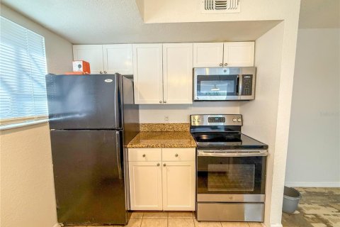 Condominio en alquiler en Orlando, Florida, 2 dormitorios, 85.38 m2 № 1810679 - foto 11