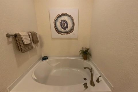 Casa en venta en Spring Hill, Florida, 4 dormitorios, 163.69 m2 № 1912498 - foto 18