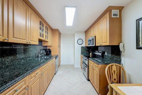 Condominio en venta en Hallandale Beach, Florida, 2 dormitorios, 133.78 m2 № 1933949 - foto 26