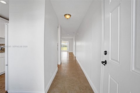 Condo in Boca Raton, Florida, 2 bedrooms  № 2020722 - photo 17