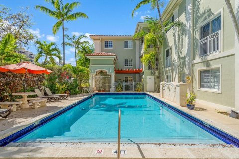 Condo in Coral Gables, Florida, 1 bedroom  № 2043151 - photo 22