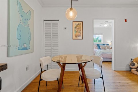 Condo in Coral Gables, Florida, 1 bedroom  № 2043151 - photo 12