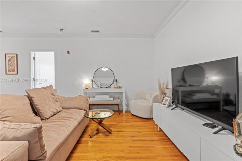 Condo in Coral Gables, Florida, 1 bedroom  № 2043151 - photo 5