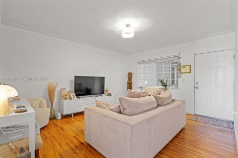 Condo in Coral Gables, Florida, 1 bedroom  № 2043151 - photo 7