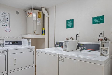 Condo in Coral Gables, Florida, 1 bedroom  № 2043151 - photo 20