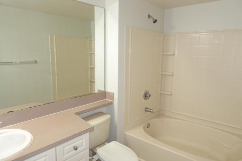 Townhouse in Coral Springs, Florida 2 bedrooms, 117.8 sq.m. № 2083933 - photo 11