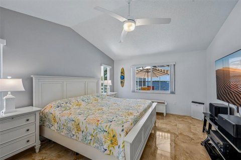 House in Port Charlotte, Florida 3 bedrooms, 203.36 sq.m. № 2117866 - photo 22