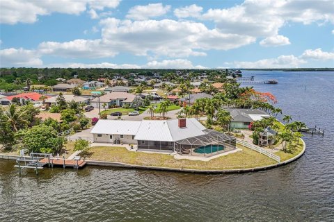 Villa ou maison à Port Charlotte, Floride 3 chambres, 203.36 m2 № 2117866