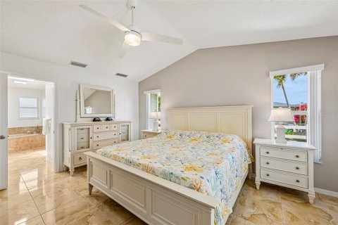 House in Port Charlotte, Florida 3 bedrooms, 203.36 sq.m. № 2117866 - photo 21