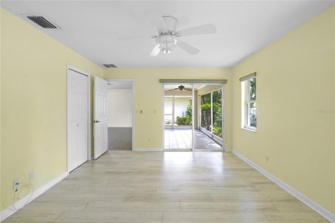 House in Sarasota, Florida 3 bedrooms, 143.81 sq.m. № 1679803 - photo 19