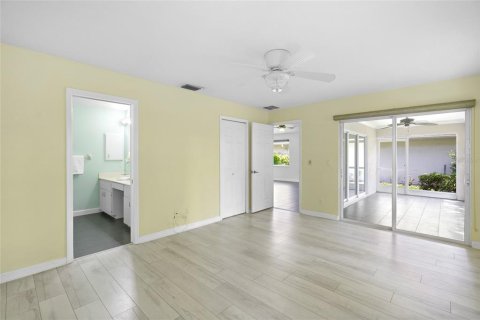 House in Sarasota, Florida 3 bedrooms, 143.81 sq.m. № 1679803 - photo 18