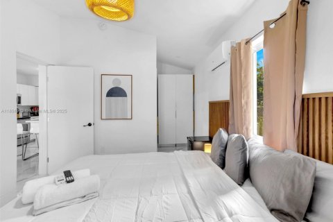 Condo in Hallandale Beach, Florida, 4 bedrooms  № 1978188 - photo 6