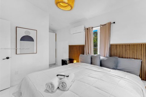 Condo in Hallandale Beach, Florida, 4 bedrooms  № 1978188 - photo 5