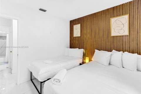 Condo in Hallandale Beach, Florida, 4 bedrooms  № 1978188 - photo 16