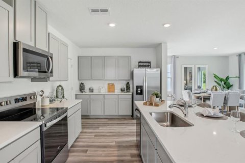 Villa ou maison à vendre à Zephyrhills, Floride: 4 chambres, 214.14 m2 № 2205277 - photo 9