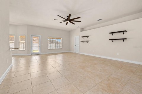 Villa ou maison à vendre à Eagle Lake, Floride: 4 chambres, 216.65 m2 № 2419021 - photo 20