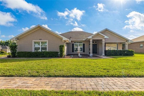 Villa ou maison à vendre à Eagle Lake, Floride: 4 chambres, 216.65 m2 № 2419021 - photo 2