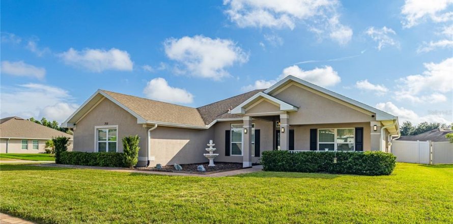 Villa ou maison à Eagle Lake, Floride 4 chambres, 216.65 m2 № 2419021