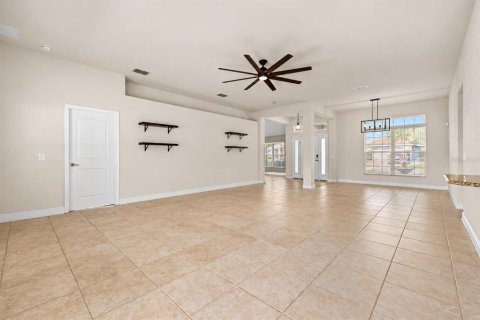 Villa ou maison à vendre à Eagle Lake, Floride: 4 chambres, 216.65 m2 № 2419021 - photo 23