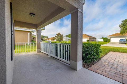 Villa ou maison à vendre à Eagle Lake, Floride: 4 chambres, 216.65 m2 № 2419021 - photo 6