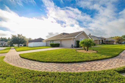 Villa ou maison à vendre à Eagle Lake, Floride: 4 chambres, 216.65 m2 № 2419021 - photo 3