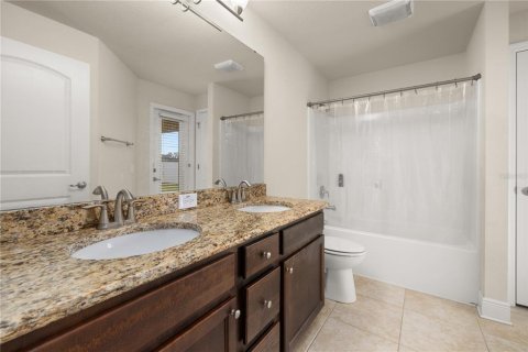 Villa ou maison à vendre à Eagle Lake, Floride: 4 chambres, 216.65 m2 № 2419021 - photo 28