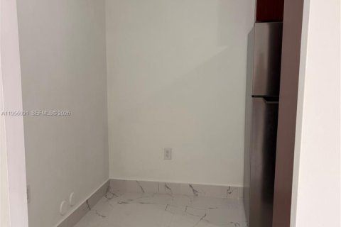 Apartment in Miami, Florida 2 bedrooms, 1947.05 sq.m. № 2020450 - photo 5