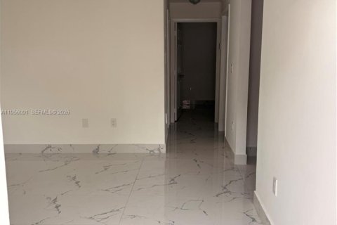 Apartment in Miami, Florida 2 bedrooms, 1947.05 sq.m. № 2020450 - photo 3