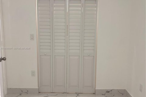 Apartment in Miami, Florida 2 bedrooms, 1947.05 sq.m. № 2020450 - photo 12