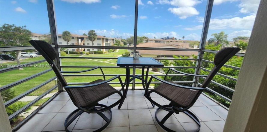 Condo in Miami, Florida, 1 bedroom  № 2154340