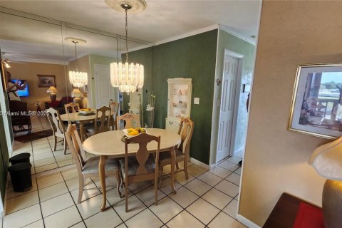 Condo in Miami, Florida, 1 bedroom  № 2154340 - photo 3