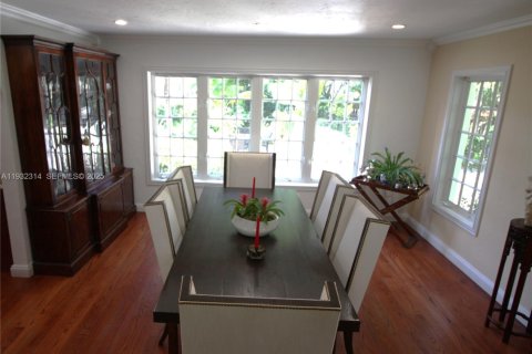 Купить виллу или дом в Корал-Гейблс, Флорида 5 спален, 529.91м2, № 1991365 - фото 16