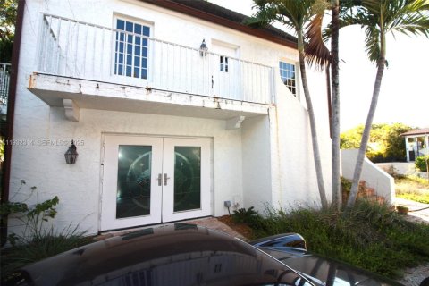 Купить виллу или дом в Корал-Гейблс, Флорида 5 спален, 529.91м2, № 1991365 - фото 30