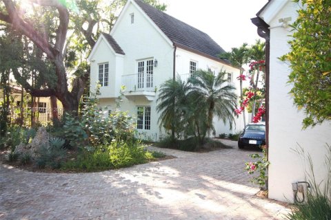 Купить виллу или дом в Корал-Гейблс, Флорида 5 спален, 529.91м2, № 1991365 - фото 29