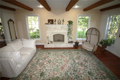 Купить виллу или дом в Корал-Гейблс, Флорида 5 спален, 529.91м2, № 1991365 - фото 12