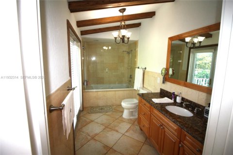 Купить виллу или дом в Корал-Гейблс, Флорида 5 спален, 529.91м2, № 1991365 - фото 21