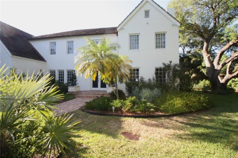 Купить виллу или дом в Корал-Гейблс, Флорида 5 спален, 529.91м2, № 1991365 - фото 3