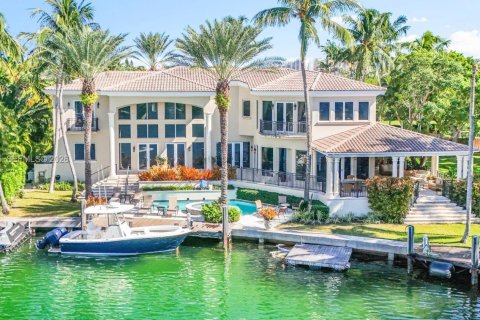 Villa ou maison à Key Biscayne, Floride 7 chambres, 603.59 m2 № 2429886